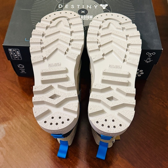 NIB – Palladium x Destiny Pampa Witch Queen High-Top Boots – Unisex – Dune - Picture 6 of 7